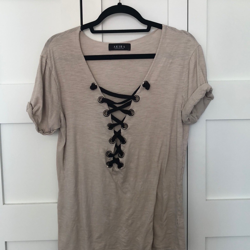 Criss cross tee